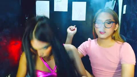 evelyn online show from April 7, 1:24 pm