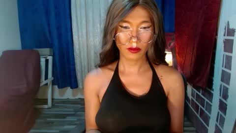 Snapshot of asian_petit19 chatting on January 23, 3:26 am Lovely online show from January 23, 3:26 am