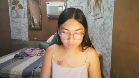 Snapshot of asian_rhean chatting on October 30, 1:41 am Rhean online show from October 30, 1:41 am