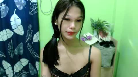 Snapshot of asianbabe_elvira chatting on September 18, 1:04 am asianbabe_elvira online show from September 18, 1:04 am