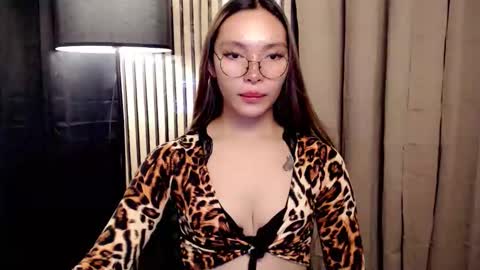 Snapshot of asianhottiesttamira chatting on October 5, 5:51 pm HI IM TAMIRA LOOKING FOR SERIOUS RELATIONSHIP online show from October 5, 5:51 pm