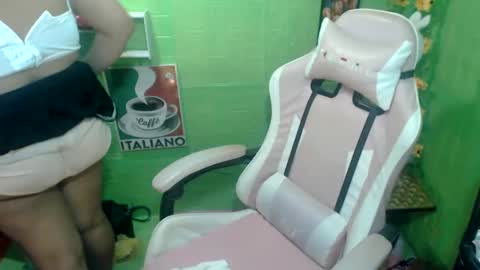 Snapshot of asiankitty23xx chatting on February 28, 12:10 am asiankitty23xx online show from February 28, 12:10 am