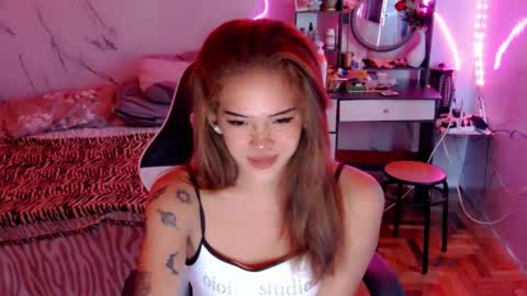 Snapshot of asiawynwynxx chatting on September 9, 10:42 pm asiawynwynxx online show from September 9, 10:42 pm