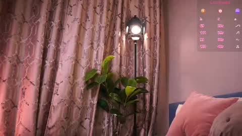 Snapshot of askaudrey chatting on October 3, 3:50 pm Audrey online show from October 3, 3:50 pm