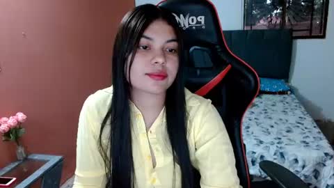 asly_rouse123 online show from July 13, 10:32 pm