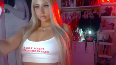 Snapshot of aspenmadden chatting on February 28, 12:32 am iwantaspen online show from February 28, 12:32 am