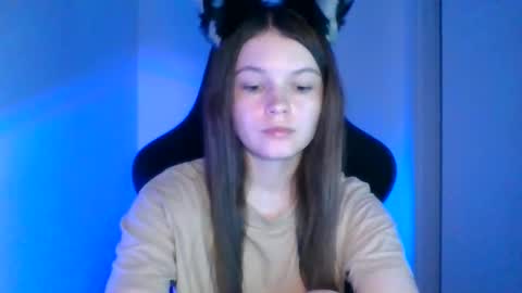 astradream_ online show from September 26, 5:54 pm