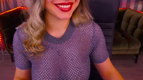 Snapshot of astraluxe_ chatting on January 25, 2:19 pm Asta online show from January 25, 2:19 pm