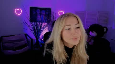 astramonroe online show from April 3, 2:20 am