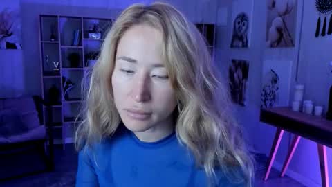 astramonroe online show from September 23, 2:21 am