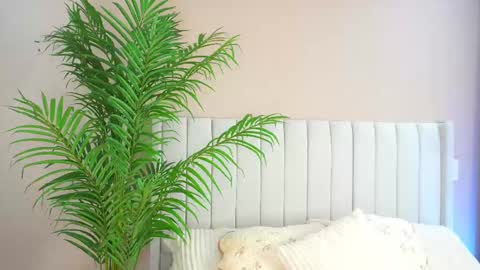 Snapshot of astrea_1 chatting on February 23, 9:11 pm Astrea online show from February 23, 9:11 pm