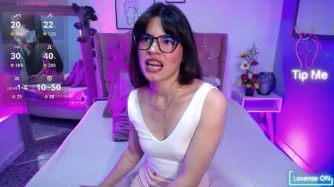 Snapshot of astrid_velle chatting on September 23, 3:15 am astrid_velle online show from September 23, 3:15 am