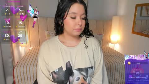 Snapshot of atena_cuteee chatting on December 5, 2:09 am sofia online show from December 5, 2:09 am