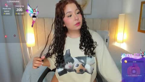 Snapshot of atena_cuteee chatting on January 21, 2:11 am sofia online show from January 21, 2:11 am