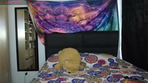 Snapshot of atena_messy chatting on October 10, 9:20 pm atena messy online show from October 10, 9:20 pm