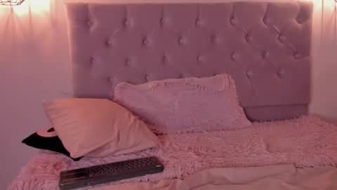 Snapshot of atenajb chatting on October 16, 7:11 am ATENA online show from October 16, 7:11 am