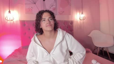 Snapshot of atenajb chatting on October 1, 6:40 am ATENA online show from October 1, 6:40 am