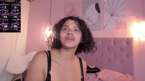 Snapshot of atenajb chatting on November 1, 4:05 am ATENA online show from November 1, 4:05 am