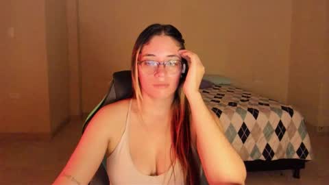 Snapshot of atenas__05 chatting on September 23, 10:02 am atenas online show from September 23, 10:02 am