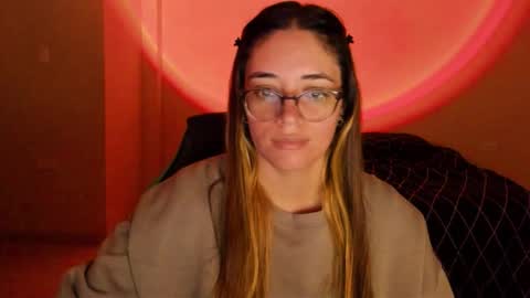 Snapshot of atenas__05 chatting on October 14, 10:07 am atenas online show from October 14, 10:07 am