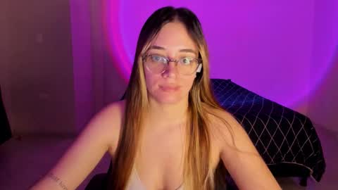 Snapshot of atenas__05 chatting on October 19, 9:44 am atenas online show from October 19, 9:44 am