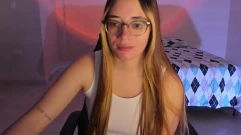 Snapshot of atenas__05 chatting on September 20, 9:40 am atenas online show from September 20, 9:40 am