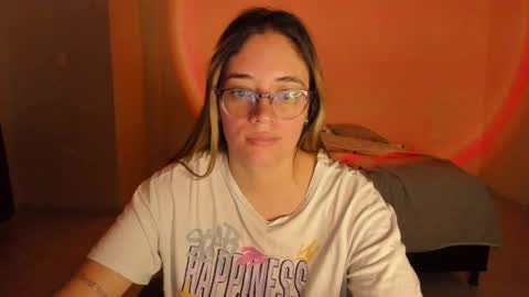 Snapshot of atenas__05 chatting on October 21, 9:57 am atenas online show from October 21, 9:57 am