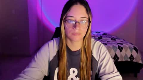 Snapshot of atenas__05 chatting on October 11, 9:47 am atenas online show from October 11, 9:47 am