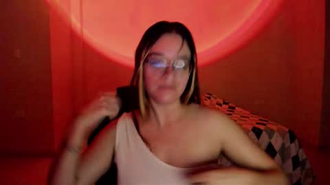 Snapshot of atenas__05 chatting on October 8, 9:24 am atenas online show from October 8, 9:24 am