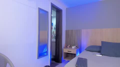 Snapshot of atenea_clerk chatting on September 19, 12:48 pm Atenea online show from September 19, 12:48 pm