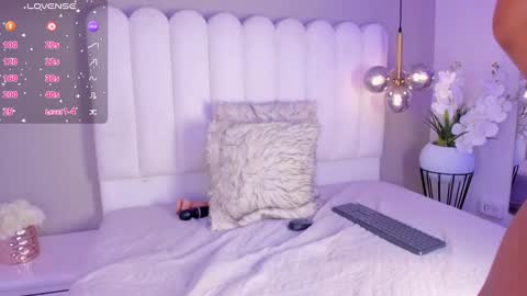 ATENEA ROBERTS Sofia online show from October 9, 9:30 pm