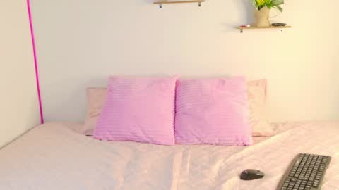 ATENEA MAKRI online show from January 28, 11:50 pm