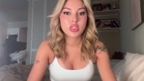 athenasnowxo online show from January 20, 6:53 pm