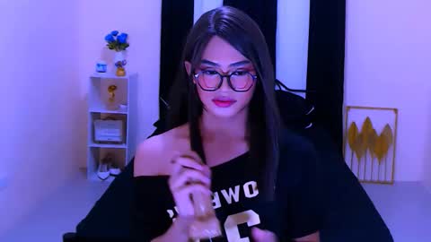 Snapshot of athisamoore chatting on October 30, 6:31 pm MARCUS FOLLOW ME online show from October 30, 6:31 pm