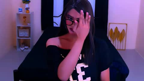 Snapshot of athisamoore chatting on October 26, 7:20 pm MARCUS FOLLOW ME online show from October 26, 7:20 pm