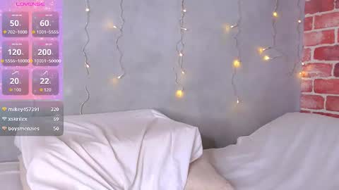 Sarah Doll online show from March 6, 8:20 am