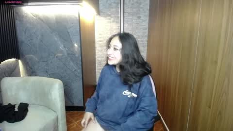 aura_cute_ online show from April 12, 3:42 am