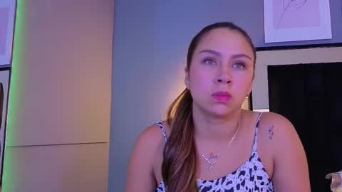 aura verde online show from February 25, 3:27 am