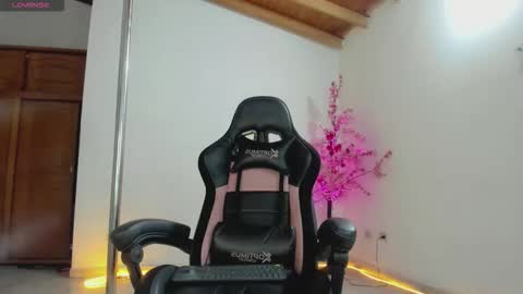 aura online show from September 25, 5:39 am