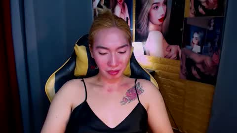 Miss awra online show from November 17, 7:31 am