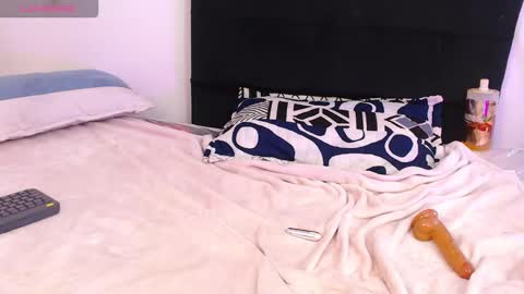 aurelynegp online show from October 9, 12:42 pm