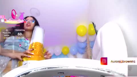 Snapshot of aurora_brown chatting on September 27, 6:53 am Aurora online show from September 27, 6:53 am