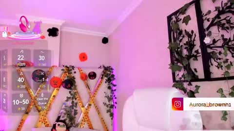 Snapshot of aurora_brown chatting on October 27, 4:30 am Aurora online show from October 27, 4:30 am