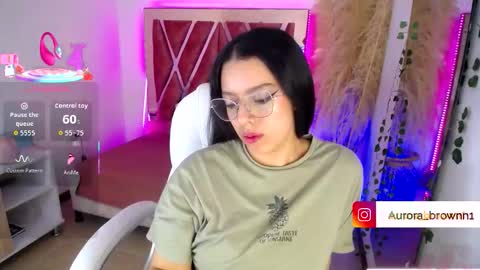 Snapshot of aurora_brown chatting on October 13, 4:37 am Aurora online show from October 13, 4:37 am