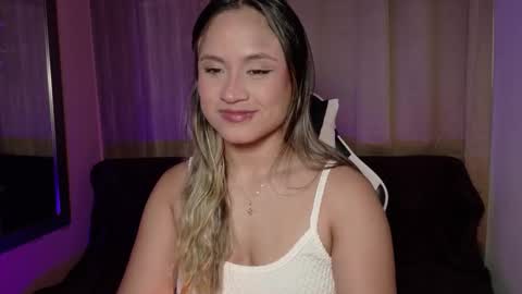 Snapshot of aurora_collins08 chatting on October 9, 6:01 pm aurora_collins08 online show from October 9, 6:01 pm