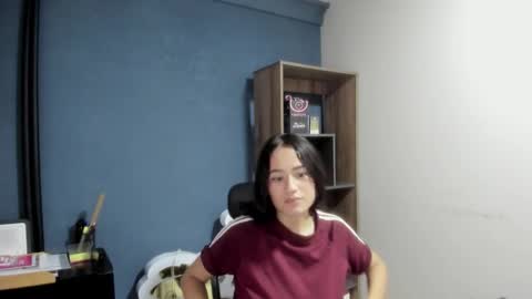 aurora_fernandez online show from February 6, 8:56 pm