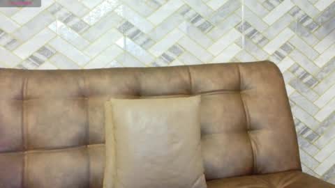 Snapshot of aurora_jones1 chatting on October 31, 12:53 pm Aurora online show from October 31, 12:53 pm