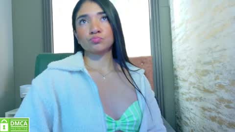 Snapshot of aurora_jones1 chatting on October 1, 4:06 am Aurora online show from October 1, 4:06 am