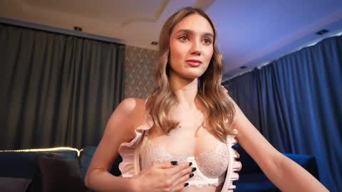 Snapshot of aurora_the_ballerina chatting on January 27, 6:09 am Aurora online show from January 27, 6:09 am