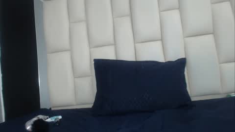 auroraa_miller online show from December 27, 12:23 pm
